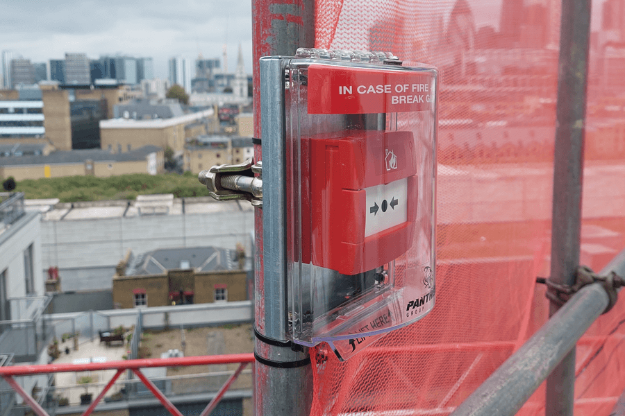 evacuation alarm on scaffolding