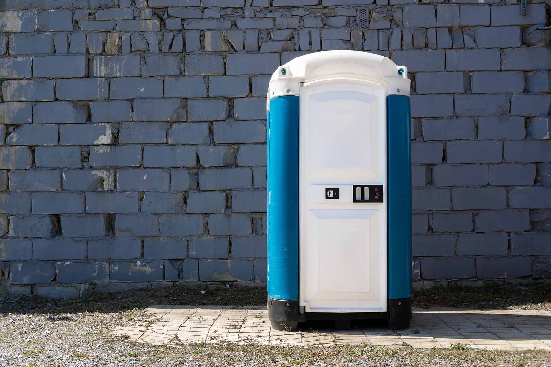 Portable mobile toilet