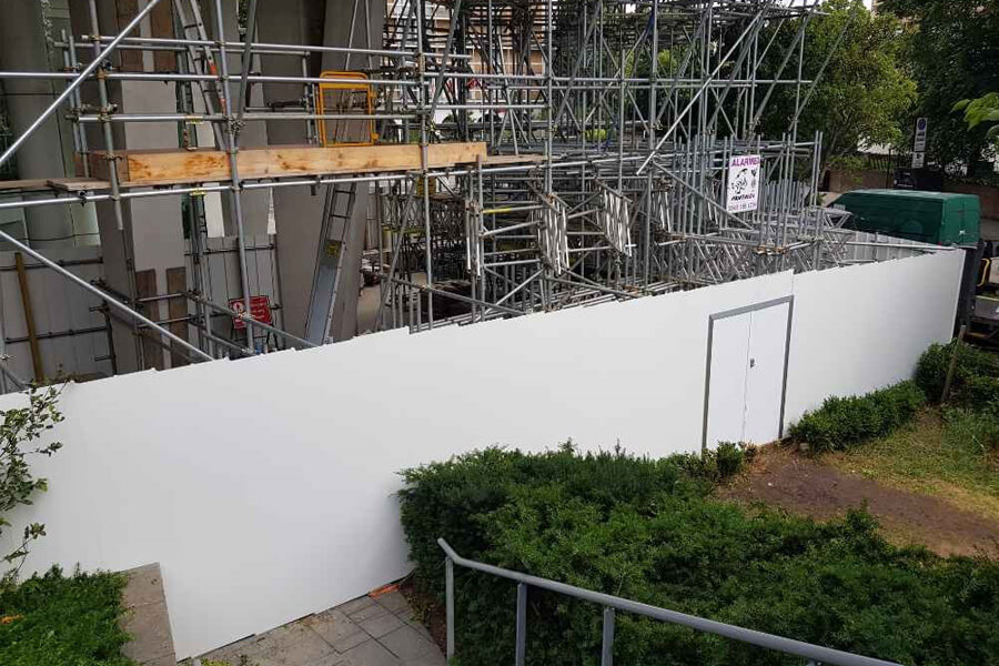 Barratt Homes opts for sustainable hoarding solution