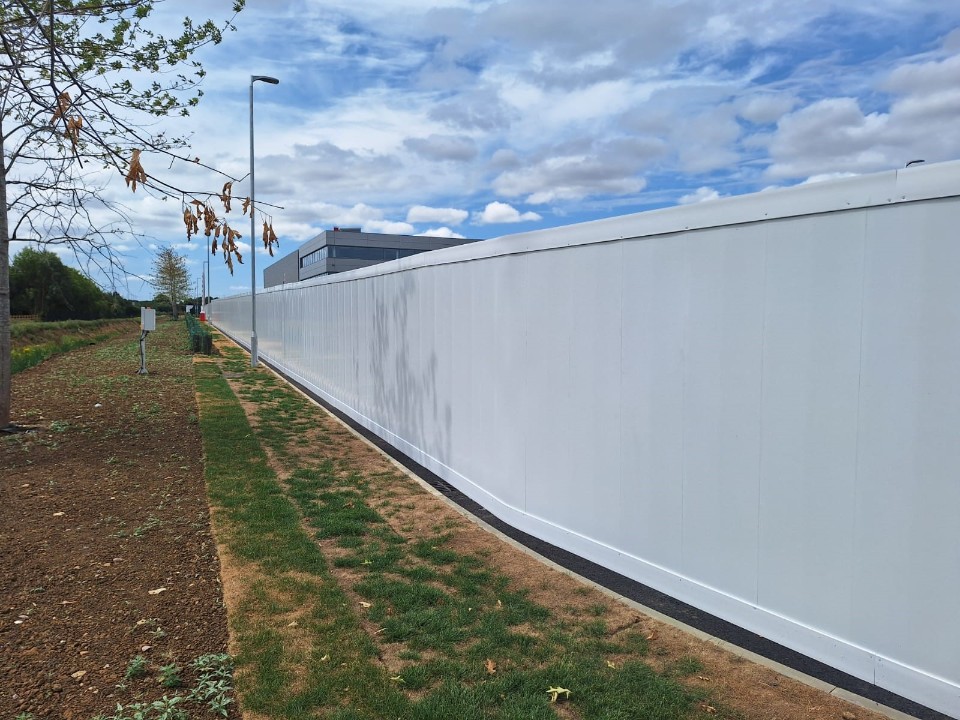 Panthera's EnviroHoard™: a sustainable, reusable construction hoarding system offering reduced carbon emissions and improved BREEAM scores. No trees needed